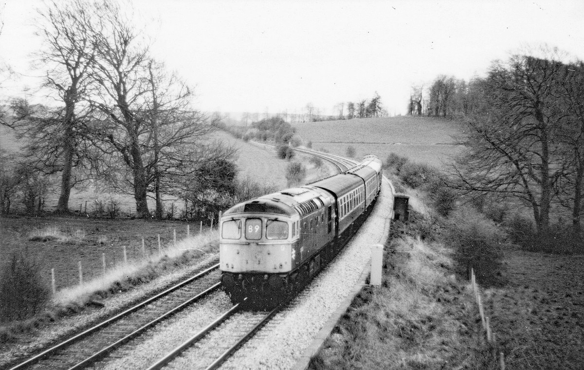 Eighties Trains tweet media