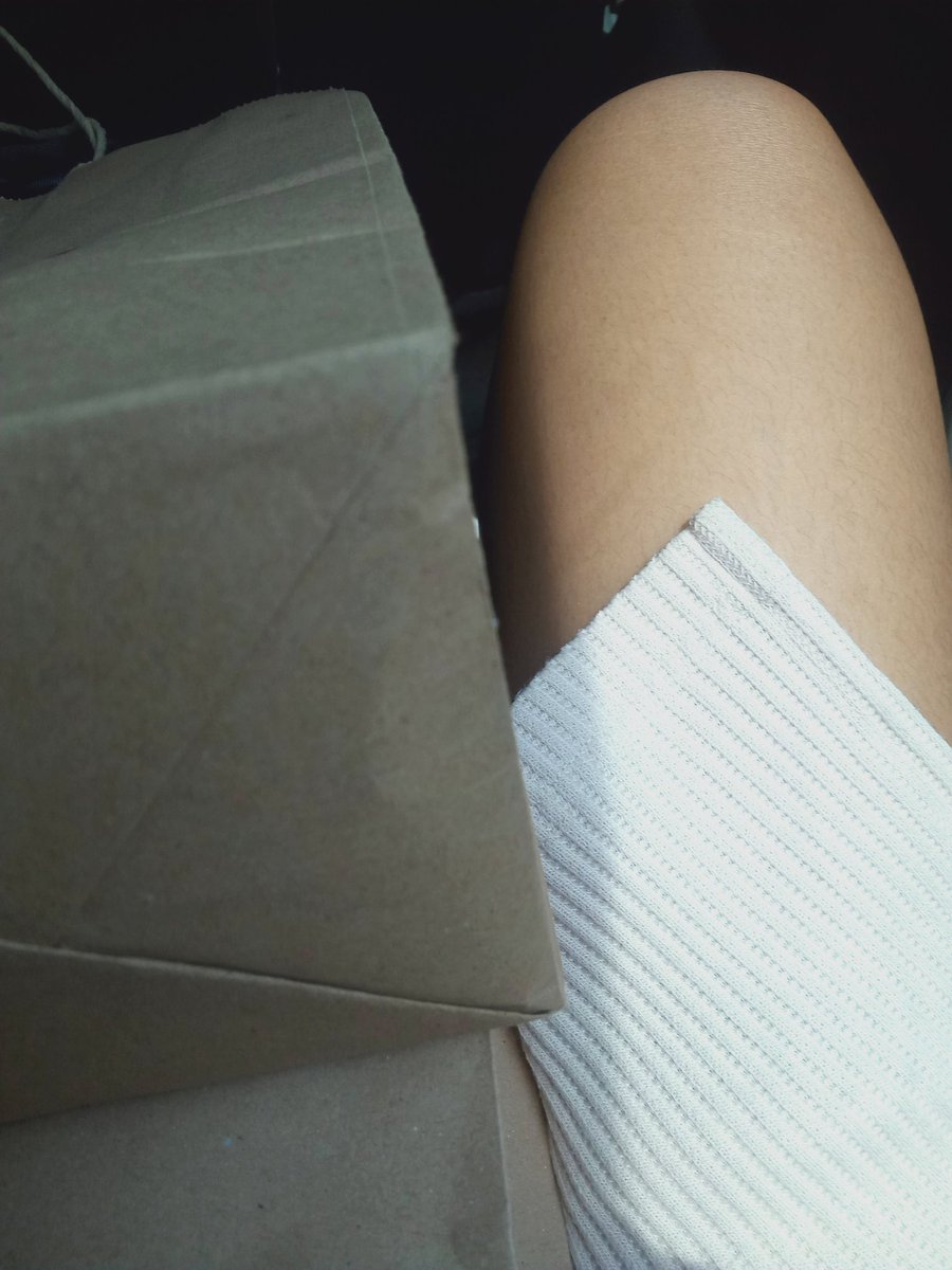 doncleya's tweet photo. Mau nemenin aku jalan gak? https://t.co/gIJlCjiSNP