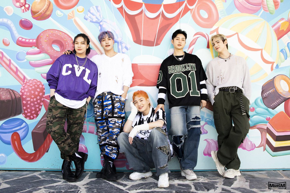 mustb_official's tweet photo. MUSTB 
4th Single Album 'ROYALTY'

MUSTB (머스트비) 'ROYALTY' Official MV

▶ https://t.co/nZ38dOgaJL

#MUSTB #머스트비
#ROYALTY #로열티 https://t.co/YoMk45WzXU