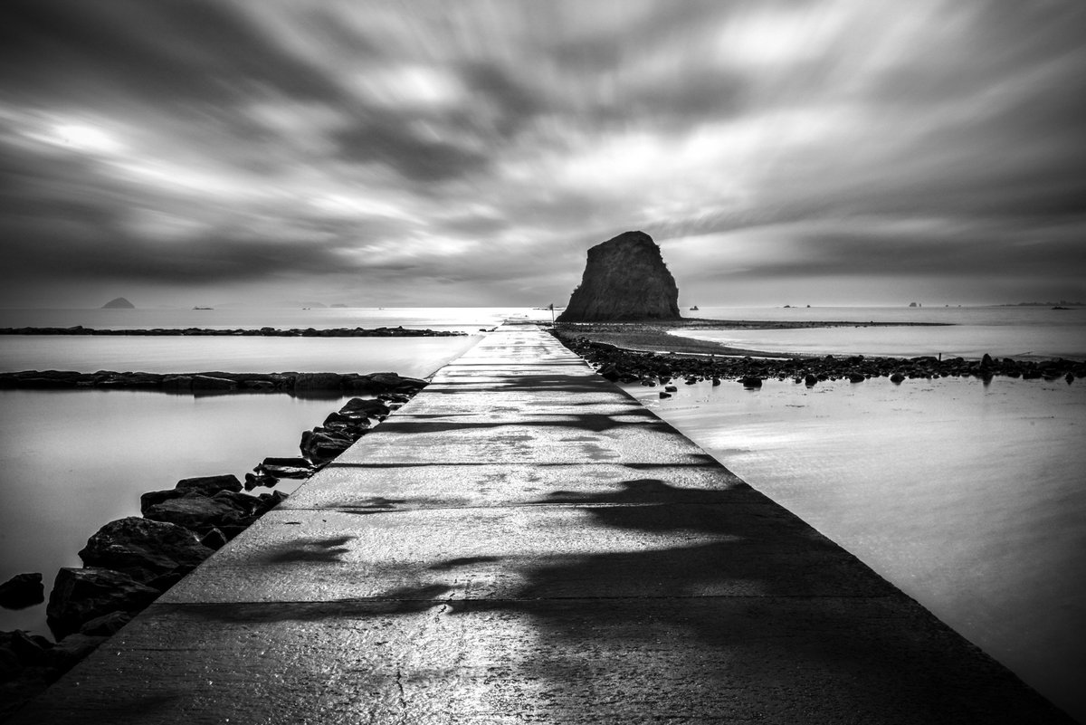yein_tree_'s tweet photo. Sea road #33 - 바닷길 #33
#nft
#opensea
#longexposure
#longexposure_shots
#longexposure_daily
#bnw
#bnw_planet
#bnw_captures
#bnwmood
#bnw_minimalism
#bnw_drama
#bnw_nature
#bnw_fanatics
#incredible_bnw
#bnw_zone
#bnwminimalismmag
#bnw_artstyle
#incredible_bnw
#raw_bnw_
#bnwsouls https://t.co/6gPFvRCxxx