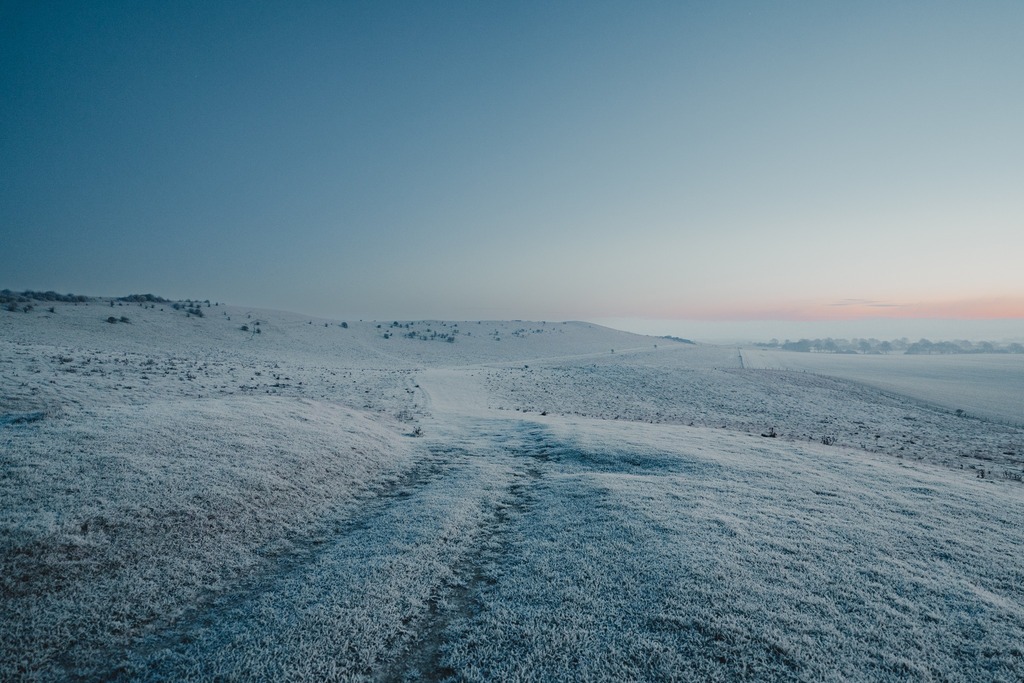 One of my favourite spots
.
.

.
#ivinghoebeacon #chilternhills #ashridge #frost  #frostygrass #wintersunrises #footprints  #winter #chilternsaonb #chilterncreatives
.

 #moody_scenery #folkscenery #moodygrams #natures_moods ⁠ ⁠
#chilternscollective … instagr.am/p/CrKqmdWtnmf/