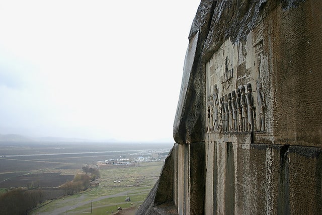 SaamGivrad's tweet image. ۱۸ آوریل روز جهانی «بناها، یادمان‌ها و محوطه‌های تاریخی» است و یکی از زیباترین شعارهای این روز؛ «میراث مشترک، مسئولیت مشترک» است.

از شما دوستان ارجمندم درخواست می‌کنم، تصویری از یک بنا یا محوطه‌ تاریخی را با فرنام آن و هشتگ‌های زیر به این توییت پیوست کنید.
#Bisotun
#Iran
#ICOMOS