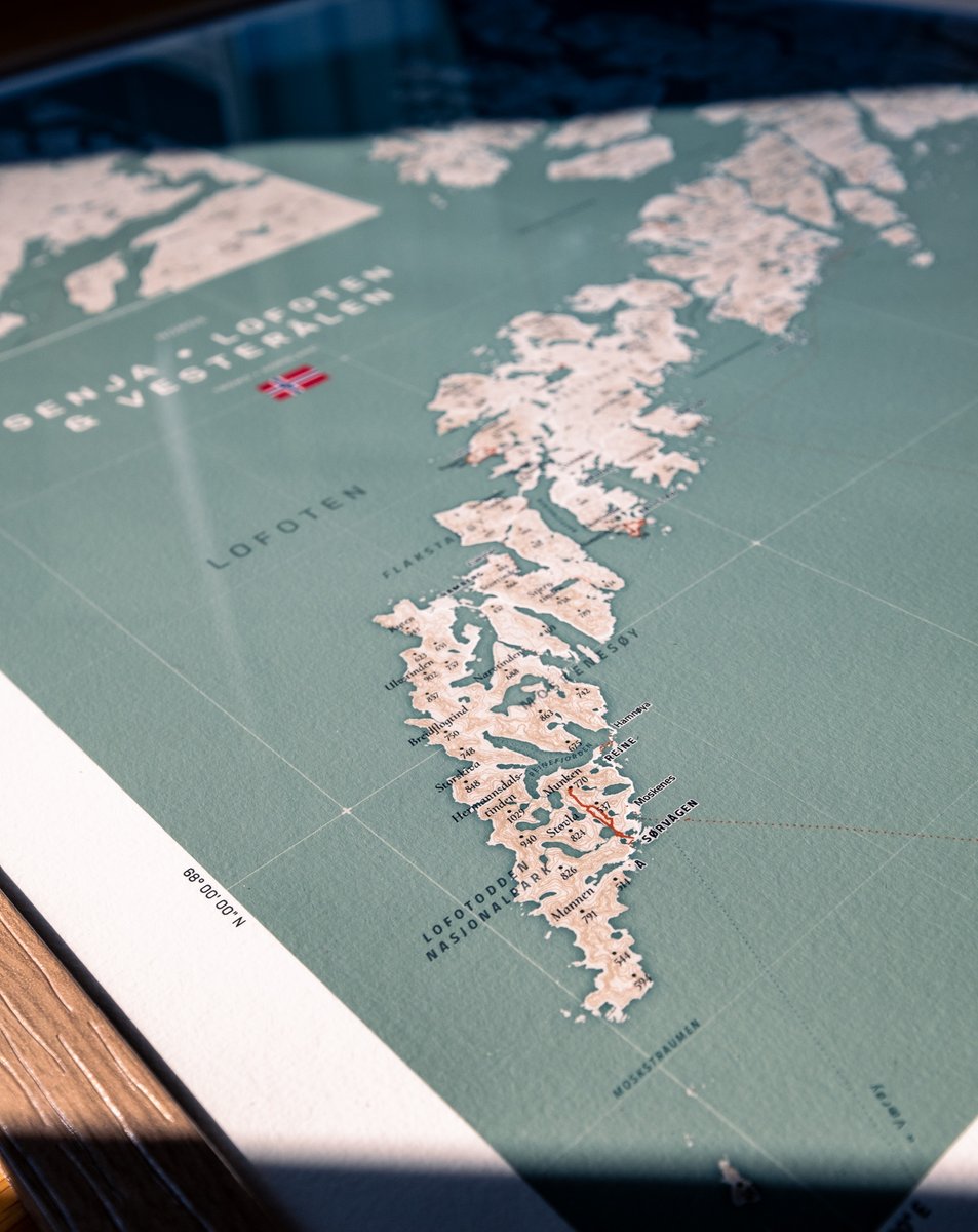 NadiehBremer's tweet image. 📣 ICYMI: My new blog where I show the steps in creating a highly custom map 🇳🇴 with #JavaScript, #d3js & #rstats using OpenStreetMap data, while also adding in personal data (hikes, Google locations, etc.) ✨
👉 visualcinnamon.com/2023/04/person…