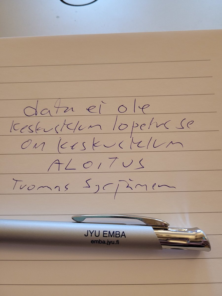 arimanninen's tweet photo. Tekoäly ja liiketoiminnan johtaminen. Huikea puheenvuoro @TuomasSyrjanen #EMBA #jyuEMBA https://t.co/GQ7iCJYpeG
