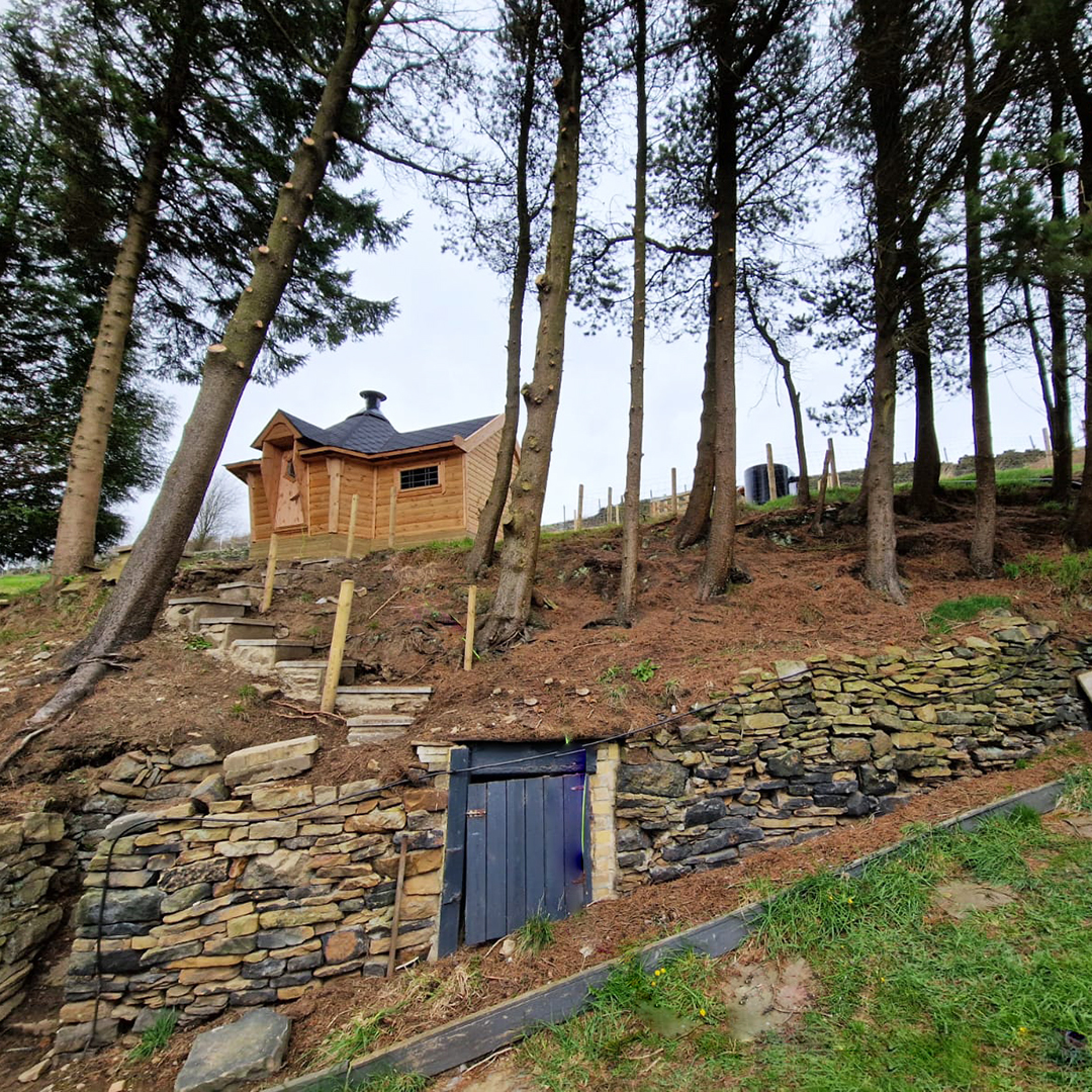 ArcticCabinsLtd's tweet photo. 🌱 Woodland Retreat 🌱
Another outstanding effort by our incredible Jamie/Ben team, who fitted this Arctic Bar for proud new owner, Grant, just last week! 😎✨😎 Wishing him many years of happy times in his cabin 🌱

#ArcticCabins #BBQCabin #GrillShack #GardenBar https://t.co/PyjRPG0seq