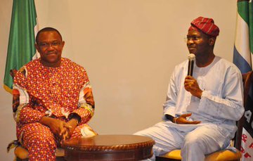 The_socialistt's tweet photo. Lets settle this

Who was your best governor btw Fashola &amp; Obi?

RT for Peter Obi.       ❤️For Fashola https://t.co/alnYuH7fMJ