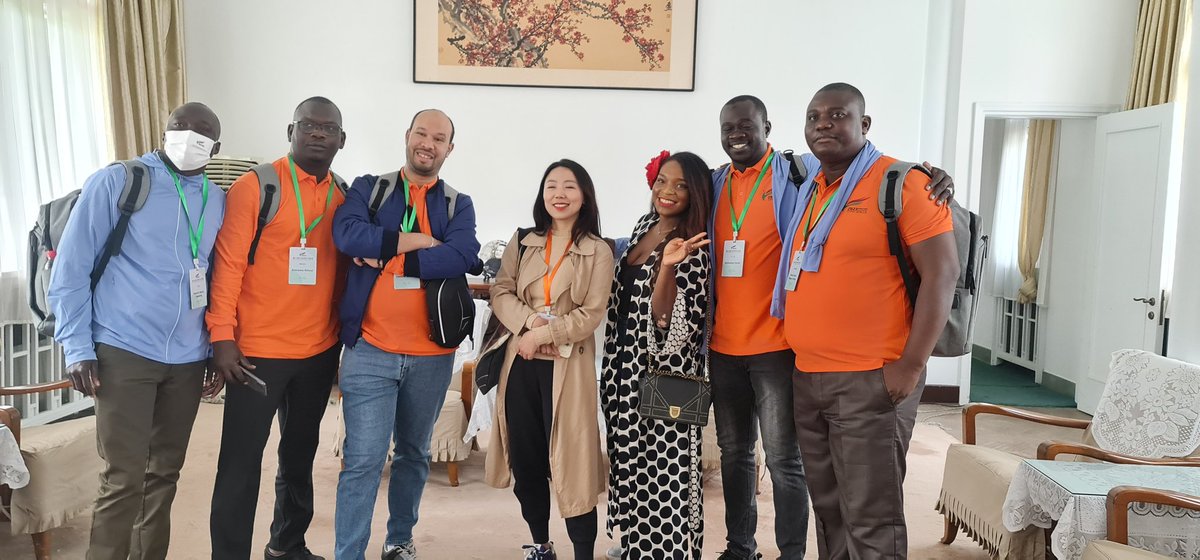 tisyamukuna's tweet image. #RDC #Chine
Jour 1: Découverte
-
Rencontre des représentants africains et le ministère des affaires étrangères chinois ainsi que le département des affaires internationales de la fondation Soong Ching Ling.
Visite de la Grande Muraille de Chine: heritage culturelle et historique.
