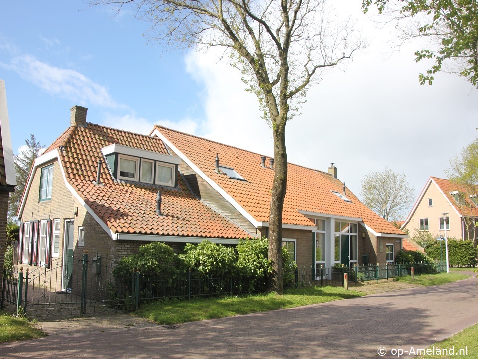 | #LastminuteAmeland #Ameland
| vakantiehuis Het Oude Huis
|  425 Euro
| di 18/04 - zo 23/04
| op-Ameland.nl/-/Vakantiehuis…