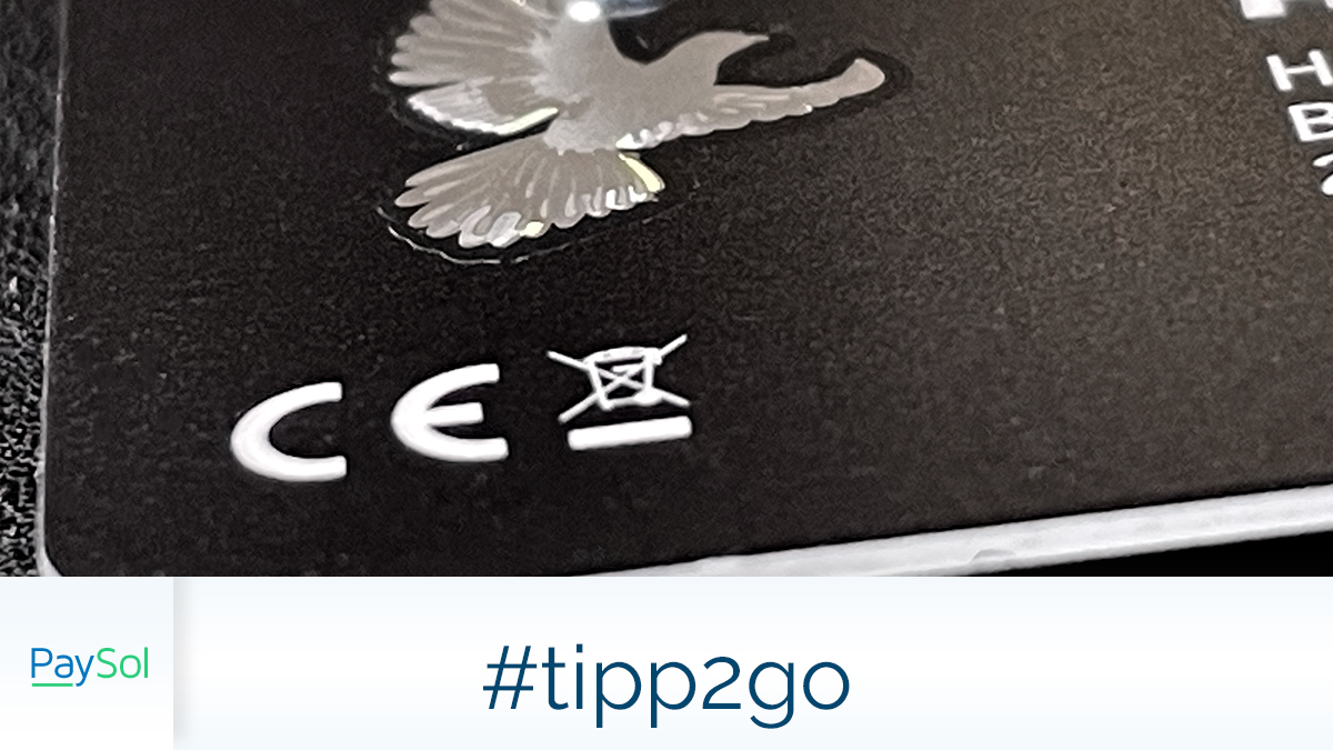 Und gewusst? Unter UV-Licht erscheint ein 'V' bzw. die typische VISA-Taube auf der Deutschland-Kreditkarte!

#DeutschlandKreditkarte #UVLicht #Visa