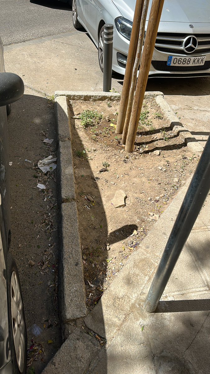 HectorAbuin's tweet image. #SevillaSuciaABC calle Juan Pablos. El Porvenir.