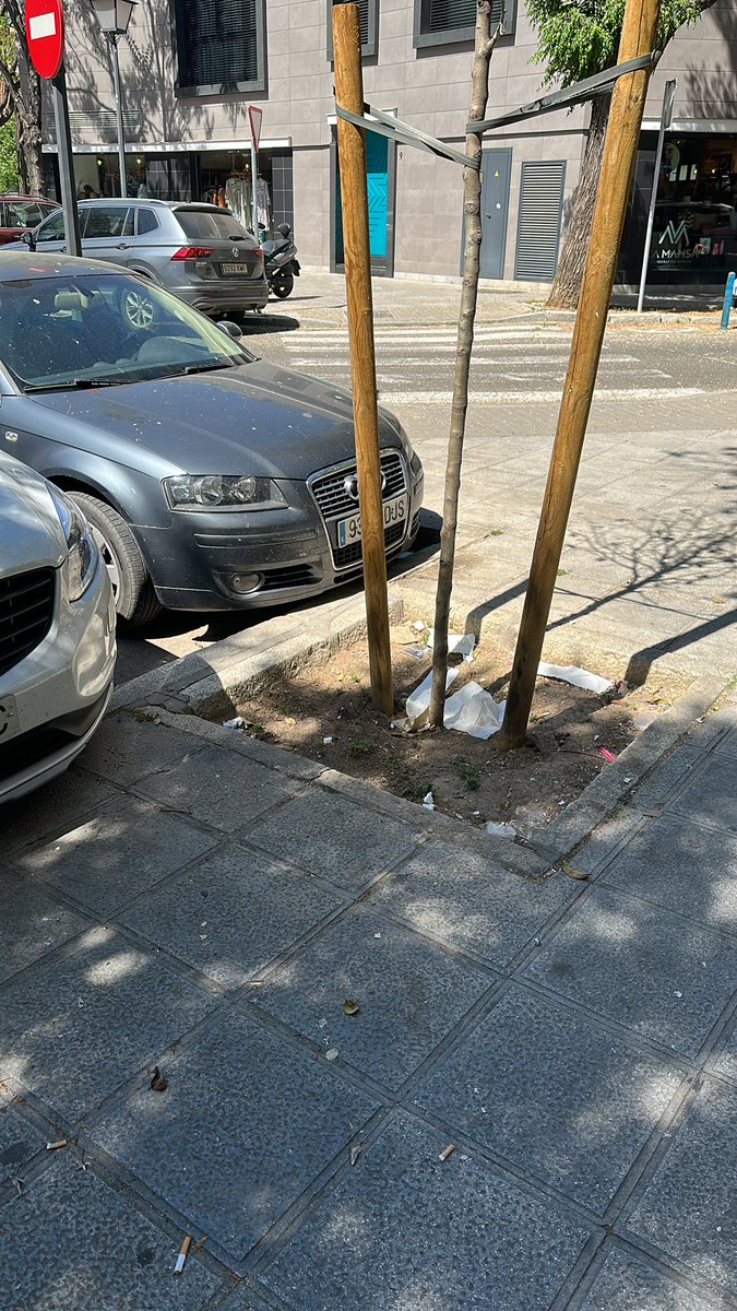 HectorAbuin's tweet image. #SevillaSuciaABC calle Juan Pablos. El Porvenir.