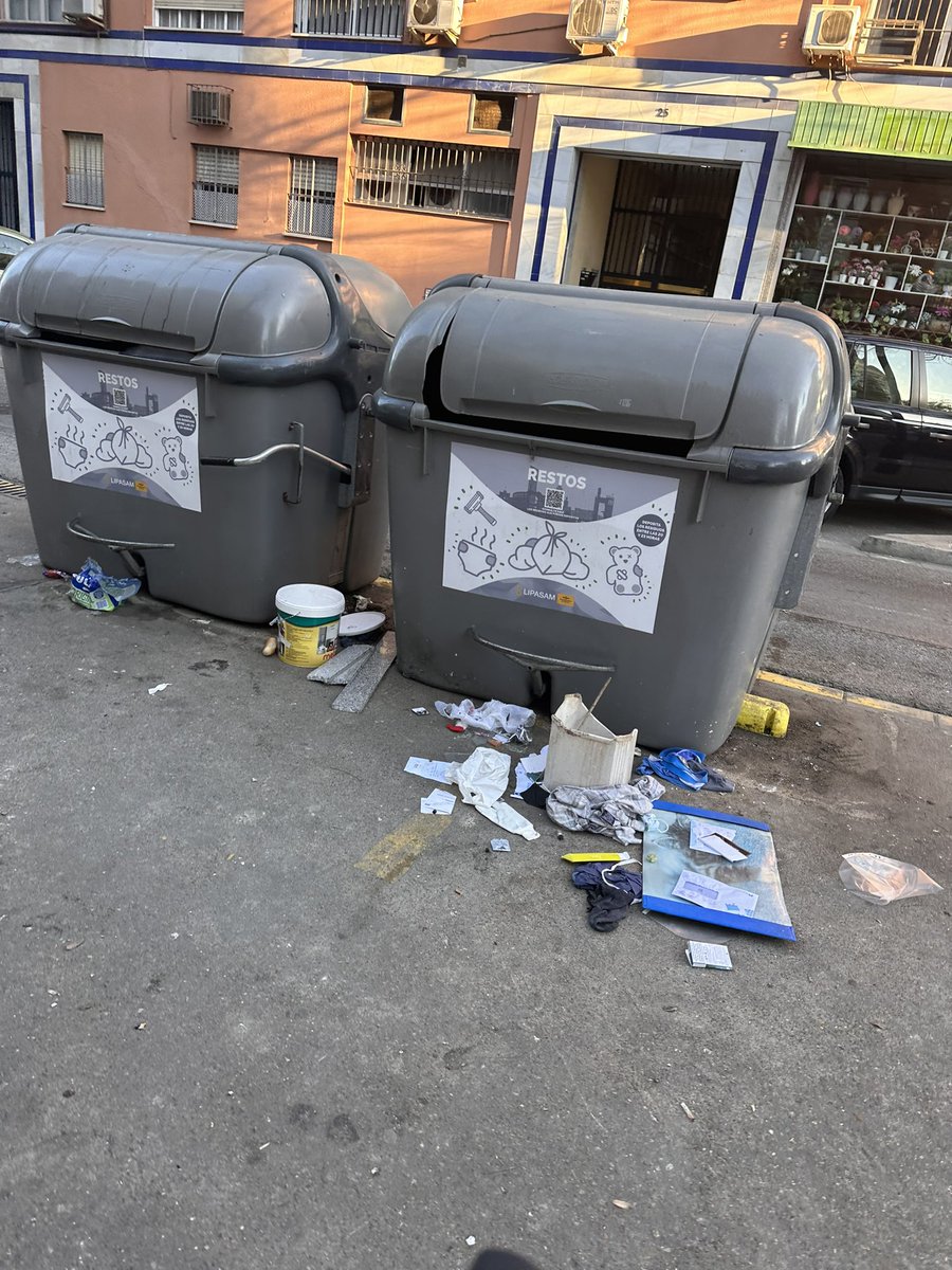 HectorAbuin's tweet image. Calle juan pablos. El porvenir #SevillaSuciaABC