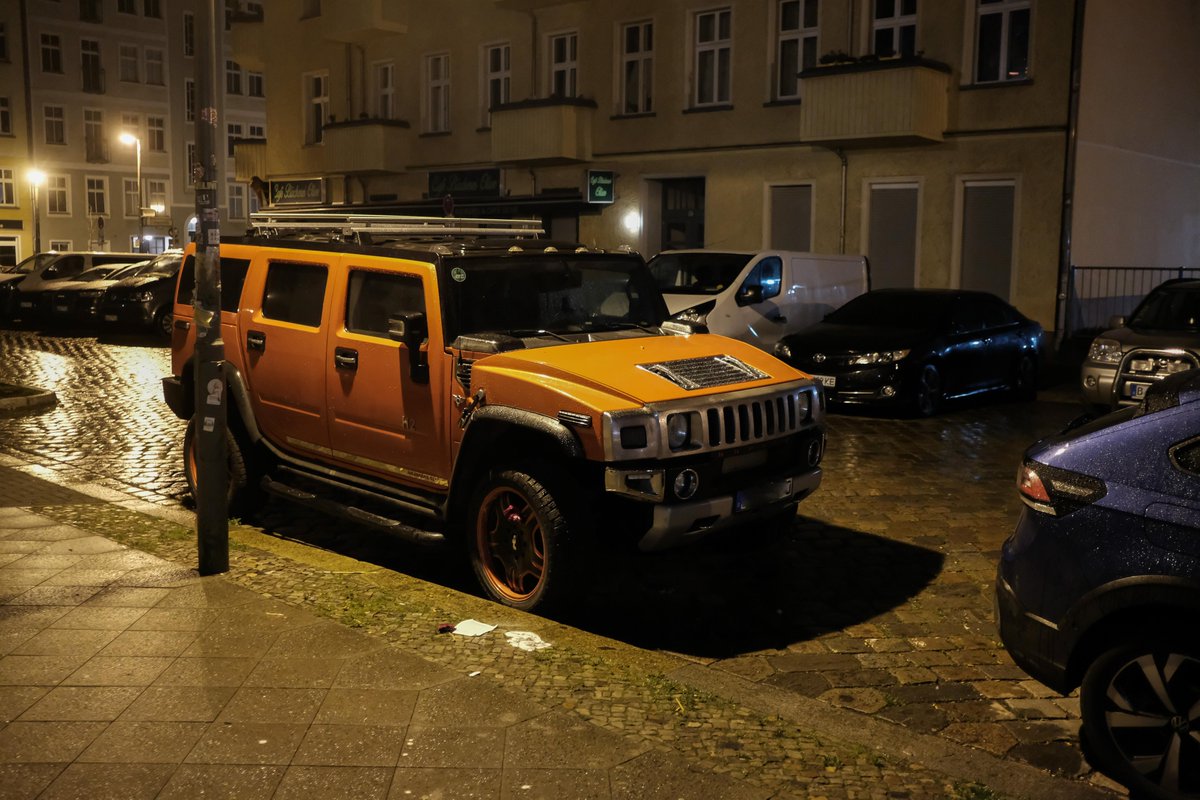 MORE ACTIONS IN BERLIN - 50 FURTHER SUVS DISARMED

Actions in Berlin continue over the last few nights in Binger Strasse, Wiesbadener Strasse, Goßlerstrasse, Stubenrauchstrasse, Homburgerstrasse and Ahrweilerstrasse.

Check out the size of that @WankPanzer!