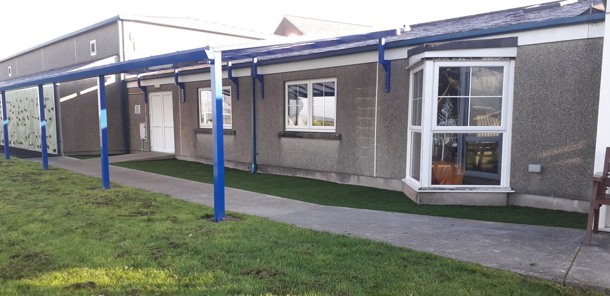 DeanCESchool's tweet photo. We are really pleased with the canopy and artificial grass area at the front of school. The School council came up with the idea. Big thanks to @Buzz_Grass and POD UK for their generous donations of materials and time. Thanks to the LGB members that helped too. https://t.co/DHpsivM915