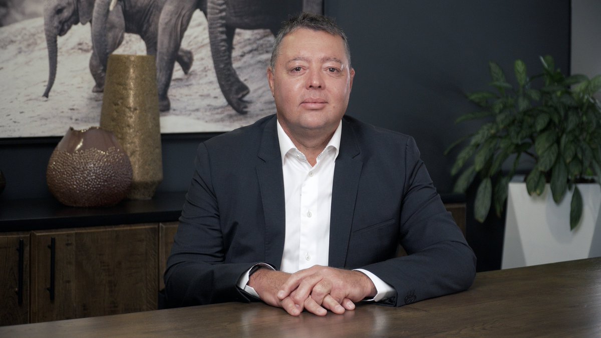 JSE_Group's tweet image. Duncan Lewis is the Chief Executive Officer of CA&amp;amp;S Group. The group is an FMCG retail solutions business that operates across Southern Africa.
Join us live: youtube.com/live/ac-DC8fHk…
#JSESmallCapsInvestmentForum