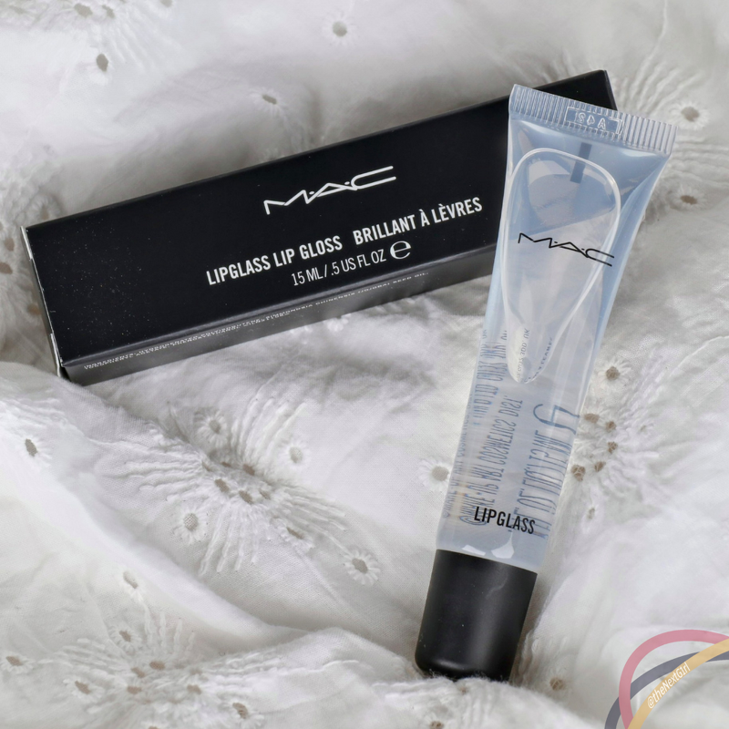 Eerder probeerde ik al lipsticks en een gekleurde lipglass van MAC en vandaag lees je hier over de transparante lipgloss. Is dit dé manier om glans aan je lippen te geven of kun je toch beter een lipstick met glossy finish gebruiken? Check het hier 👉🏻

thenextg1rl.nl/mac-lipglass-c…