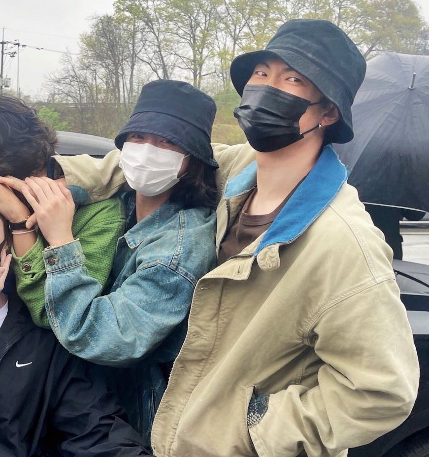 ok but i had to double check because the difference between namjoon and jungkook ???!!