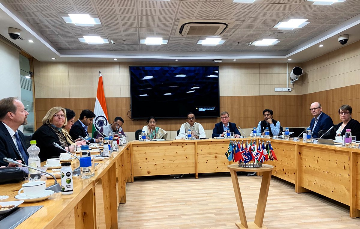 Intian hallituksen johtavan tiedeneuvonantajan Ajay Kumar Soodin tapaamisessa keskusteltiin Suomen ja Intian olemassaolevista ja tulevista yhteistyömahdollisuuksista. Korkeakoulujen osaaminen ja vahvuudet avaimina. @okmfi @attesakari #higereducation