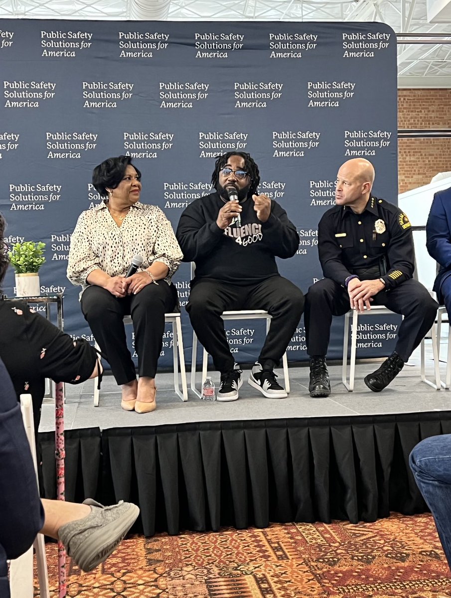 Our changemakers had the best time at the Public Safety Solutions Forum in Dallas❗ ✅@AliceMarieFree and @antongspeaks were panelists. 🎤 ✅@unitedbarriers built his Dallas network.🤝🏿 ✅ Candace Fleming, Families of Conviction founder and Summer of Healing grantee, attended.✨