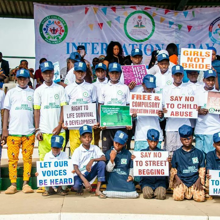 The FMHADMSD  under the leadership of @Sadiya_farouq has started a programme called the Alternate School Programme (ASP) to cater for street children and Out-of-School Children, 

#StreetChildrenDay
#Service2Humanity