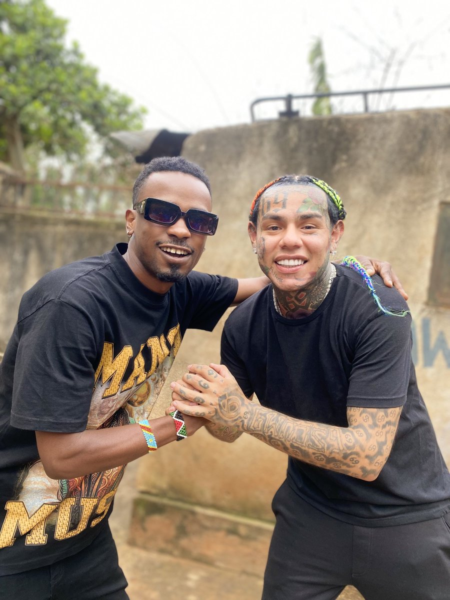 KayeMoriz's tweet photo. @KayeMoriz  X @6ix9ine   🔥 🔥 ✊❤ https://t.co/kIodIAFWlu