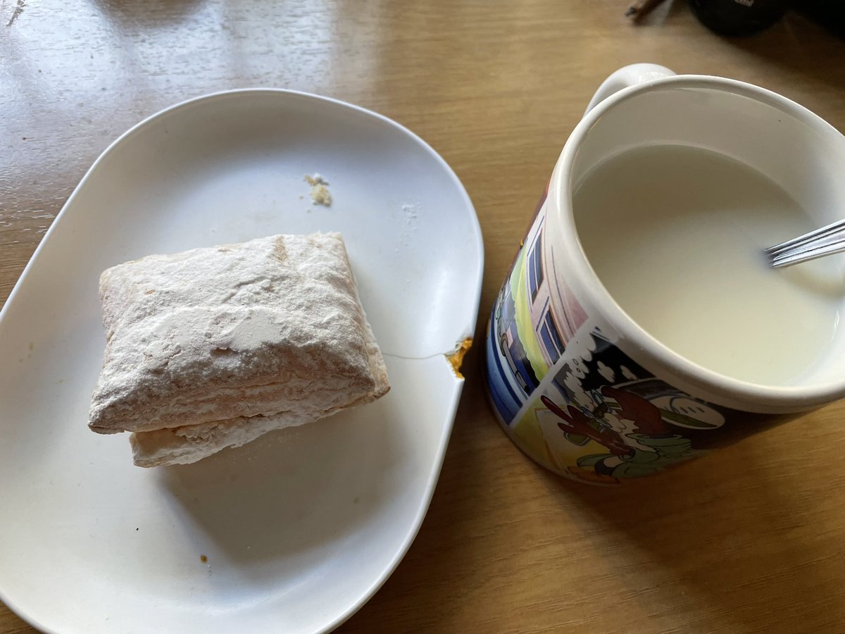 Javadejab's tweet photo. Buenos diasssss! A desayunar y que paséis buen domingo!!! https://t.co/sUFlpn0WVN