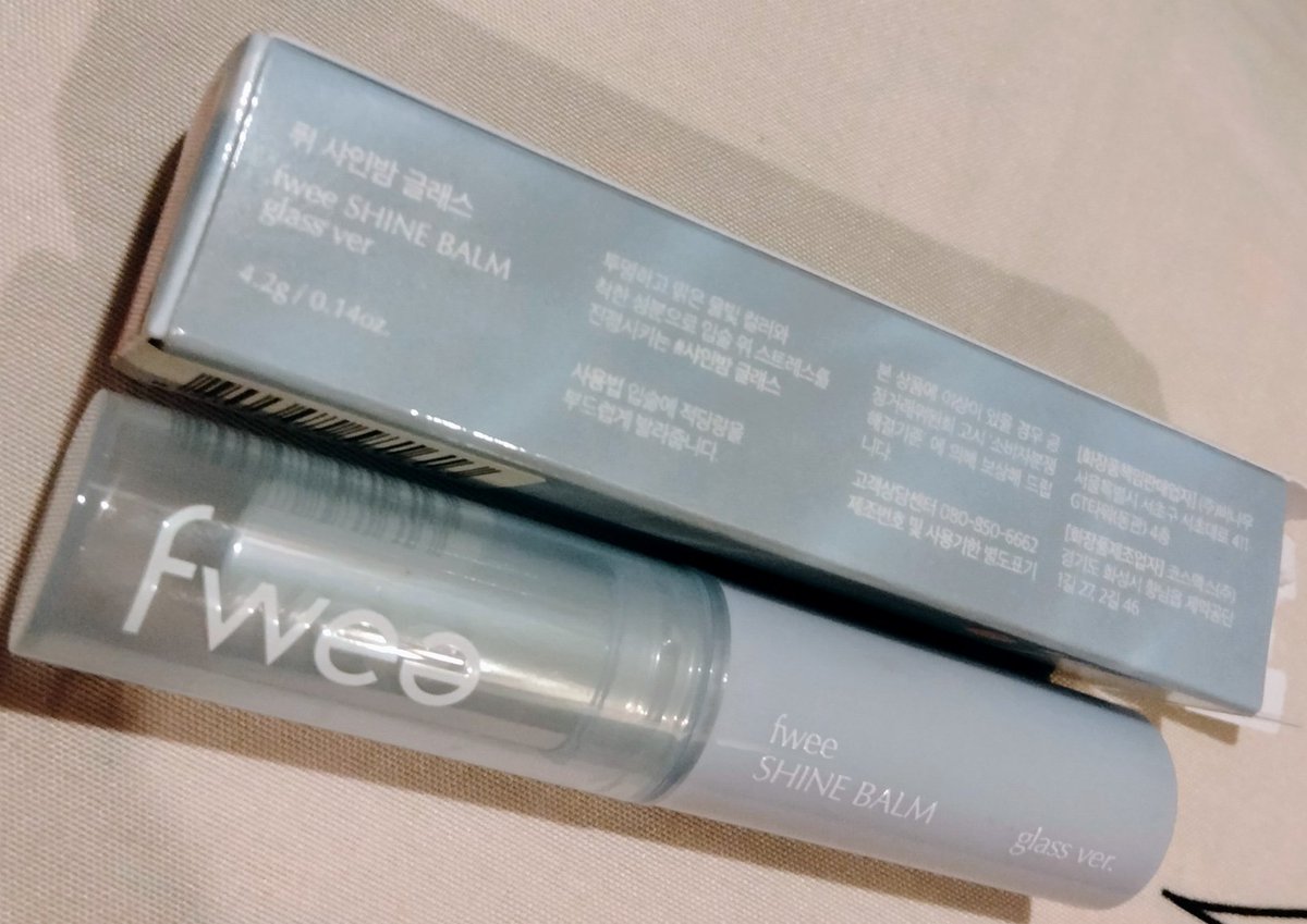 7IGSkw0Rv4DxORw's tweet photo. @fwee_makeup_jp
 様よりいただいたリップの02ラブプールを使ってみました❣️

肌馴染みが良くて自然に血色感アップしてかわいい色💄

甘い良い香りですがつけると全然気にならない☺️

唇荒れもしなかった🙆✨

見た目かわいくてもってると気分上がる💕

#SHINEBALMglassver 
#LOVEPOOL 
#当選報告 https://t.co/G1NPPPGwHy