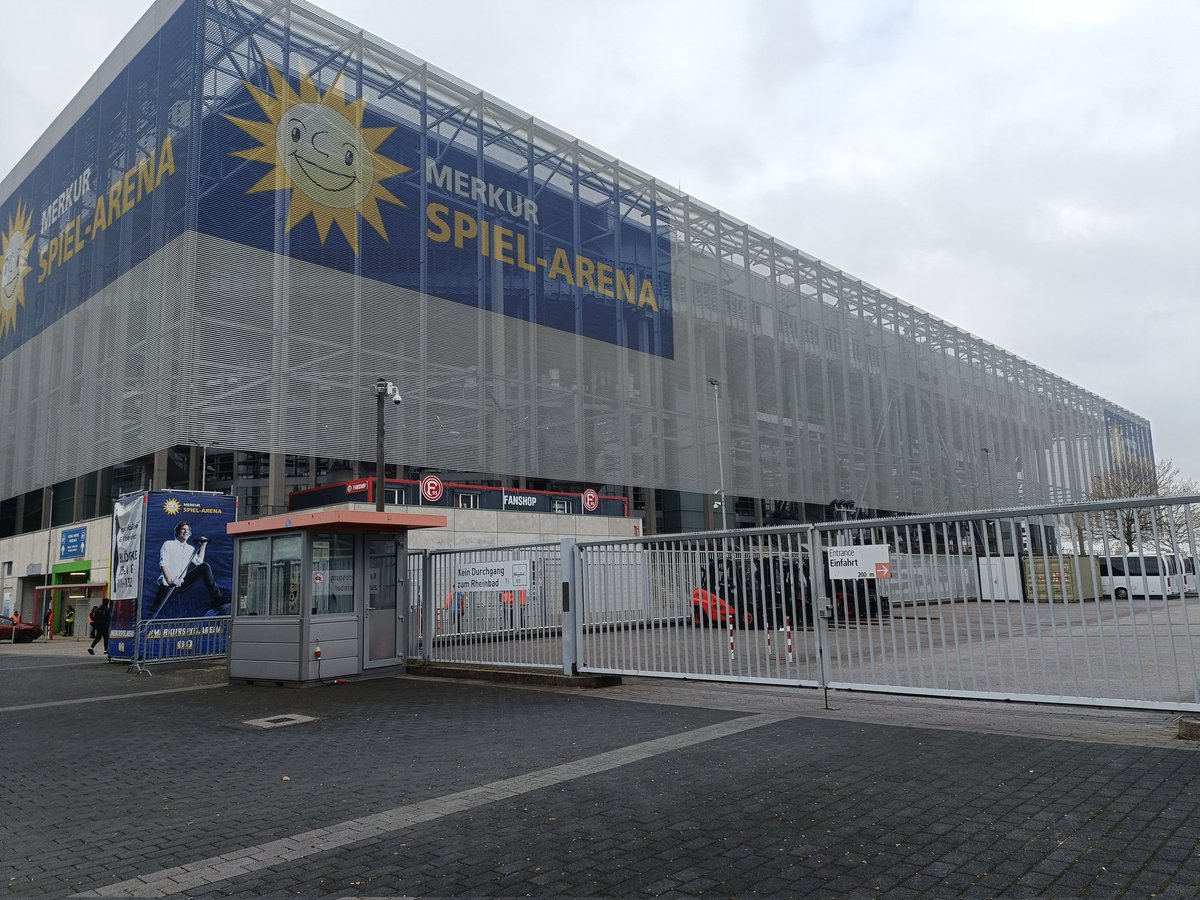royredpath's tweet image. Dusseldorf (h)