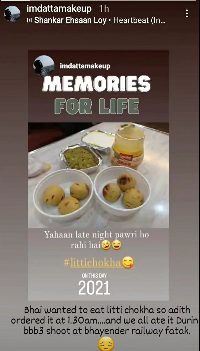 JhumeTahamina's tweet photo. Litti chokha...that too at 1:30am... 
Kyuki nawab sahab ko wahi chahiye tha... Aur pura team bhi uske saath judh gaye...
The way bbb3 team treats him...💖

#SidharthShukla #SidHearts 
Sidharth Shukla Lives On https://t.co/0zxOOYY3tp