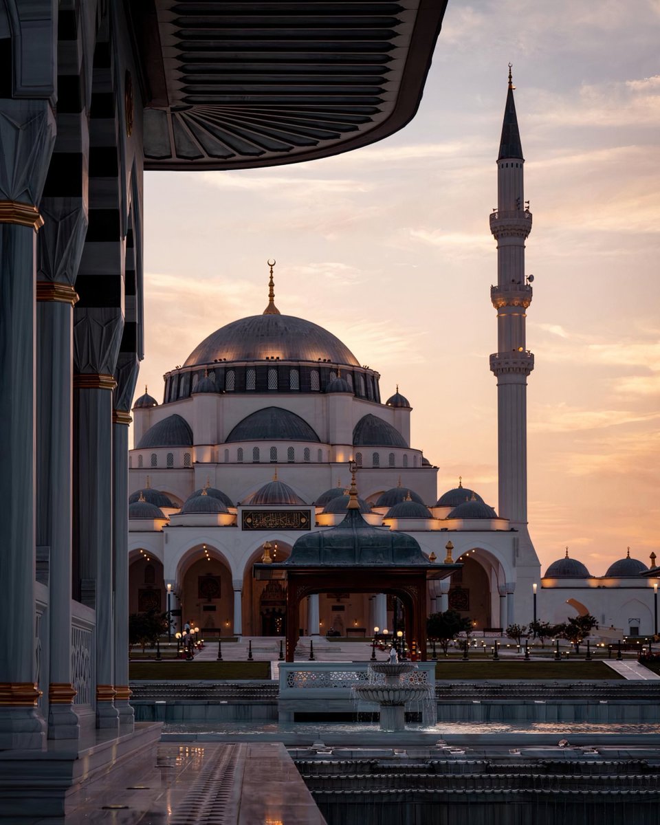 Beautiful Ottoman Turkish🇹🇷 Mosque in #Sharjah UAE 🇦🇪
