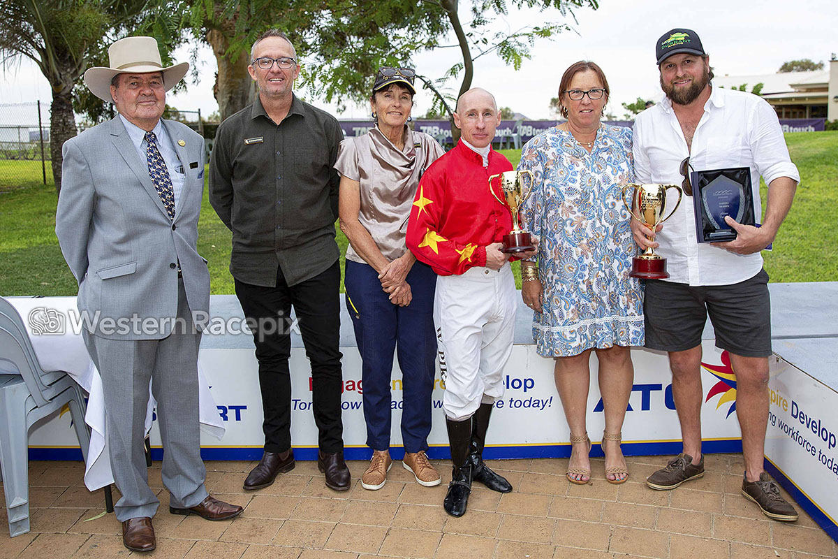 Western Racepix tweet media