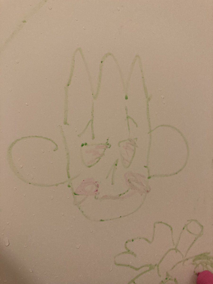 gumarinco's tweet photo. ちょ！！娘(5)が千空とコハクとクロムとゲン描いてくれたよ！？
めちゃくちゃ可愛いな！！
コハクそっくりだよ！！ https://t.co/Q50IjM0B7p