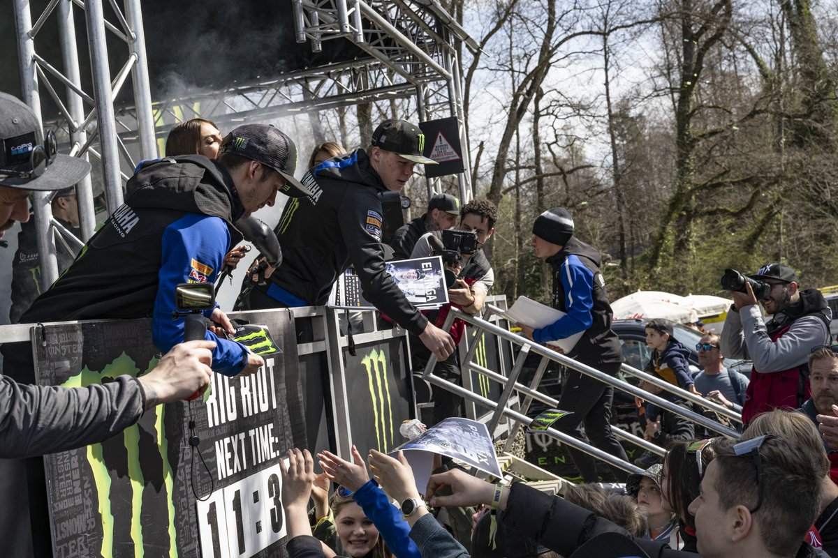 yamaharacingcom's tweet photo. 🎉 ICYMI: at every European round of @mxgp there will be a @MonsterEnergy #RigRiot to meet the riders, get signed posters & a bunch of other free stuff! It’s just a vibe ✨ https://t.co/R5tjSyaw8G