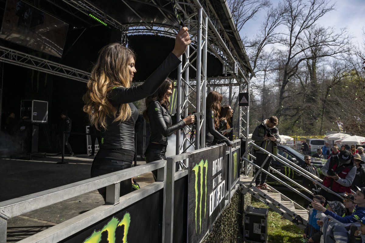 yamaharacingcom's tweet photo. 🎉 ICYMI: at every European round of @mxgp there will be a @MonsterEnergy #RigRiot to meet the riders, get signed posters & a bunch of other free stuff! It’s just a vibe ✨ https://t.co/R5tjSyaw8G