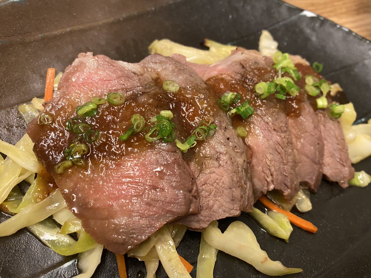 0809_0427's tweet photo. 14:30に破水→バタバタ入院、陣痛に耐えながら麻酔入れてもらって今は夜ご飯美味しく食べれるほど余裕が出ました🥹まじで無痛にしてよかった、、陣痛痛すぎて心折れるかと🥲
そして産院のご飯美味しくて嬉しい🥰確かにこれは帰りたくなくなるわ🫶🏻 https://t.co/aHsZU0hnn8