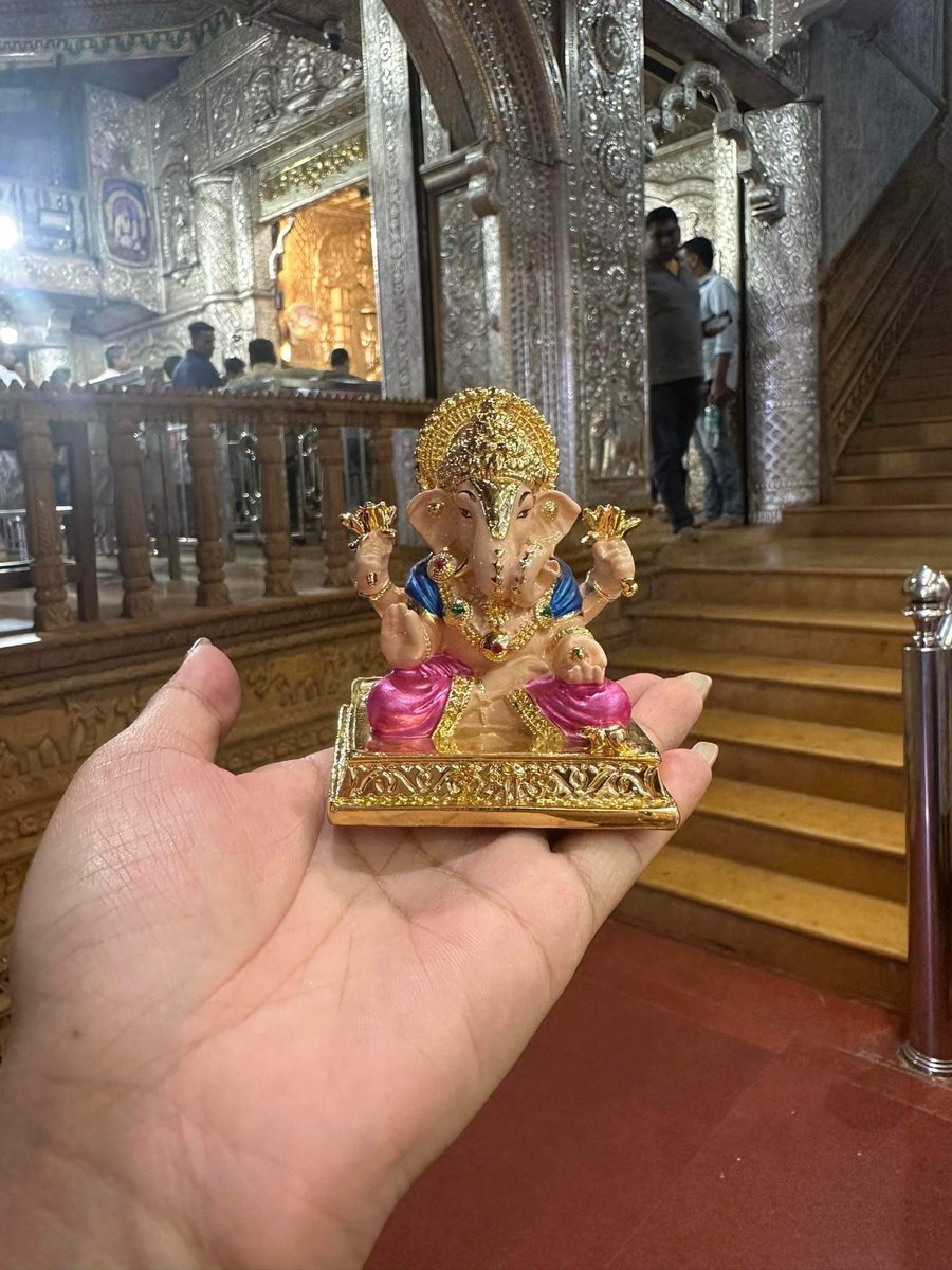 auanggm's tweet photo. กิจกรรมร่วมสนุก 
พระพิฆเนศดักดูเศรษฐ (ปางเศรษฐี) ปูเน่ ประเทศอินเดีย 
จากวัดShreemant Dagdusheth Halwai Ganpati Mandir 
🌺 ปางเศรษฐี ปางที่ร่ำรวยที่สุดในโลก 
มี 1องค์ 

ประกาศผล 30 เมษา 18.00 
กติกา รี + ฟอล 
#แจกฟรี #สายมู #ดูดวง #แจกฟรีแค่รีแค่ฟอล #แจกฟรีไม่ฟอลได้ไง https://t.co/6ID7Urq1pt