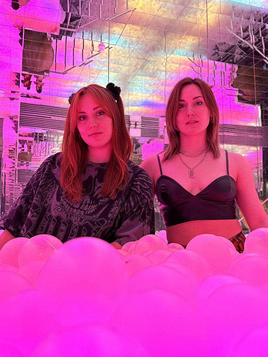 A set of decks and a violin are an unlikely pairing. 

Meet Kintra, a DJ/violinist duo who combine melodic techno with classical violin, to create a modern yet ethereal sound. 

Click the link below. 

surgemag.org/kintra-scotlan…