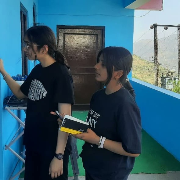 MussoorieS's tweet photo. #Grade11 #Grade12 #CommunityServices

#Mistars visited door to door for community service in Dhargaon. 

#workforpeople #socialwork #socialresponsibility #wellbeing #girlsboardingschool #misindia #mussoorieinternationalindia https://t.co/Sq8M9qv0om
