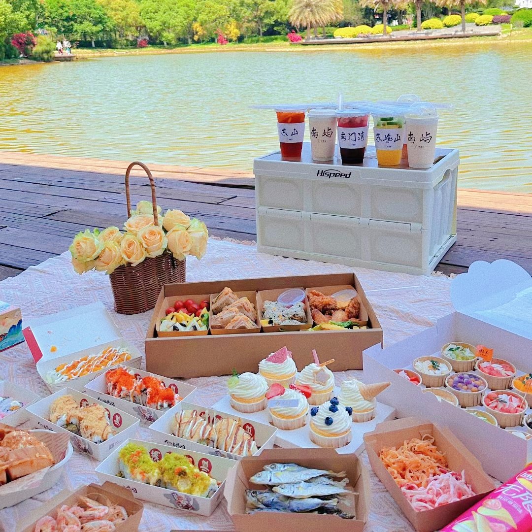 Laughlikeachil2's tweet image. 春日短暂，可爱的食物和风景都值得被记录 #SpringOuting #spring #Food #Foodies #cake #DrieSmallFish #Sushi #春游