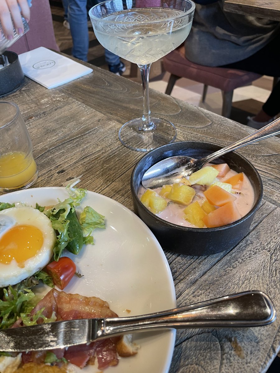 Breakfast enjoyed, heading to Amsterdam for some sights!