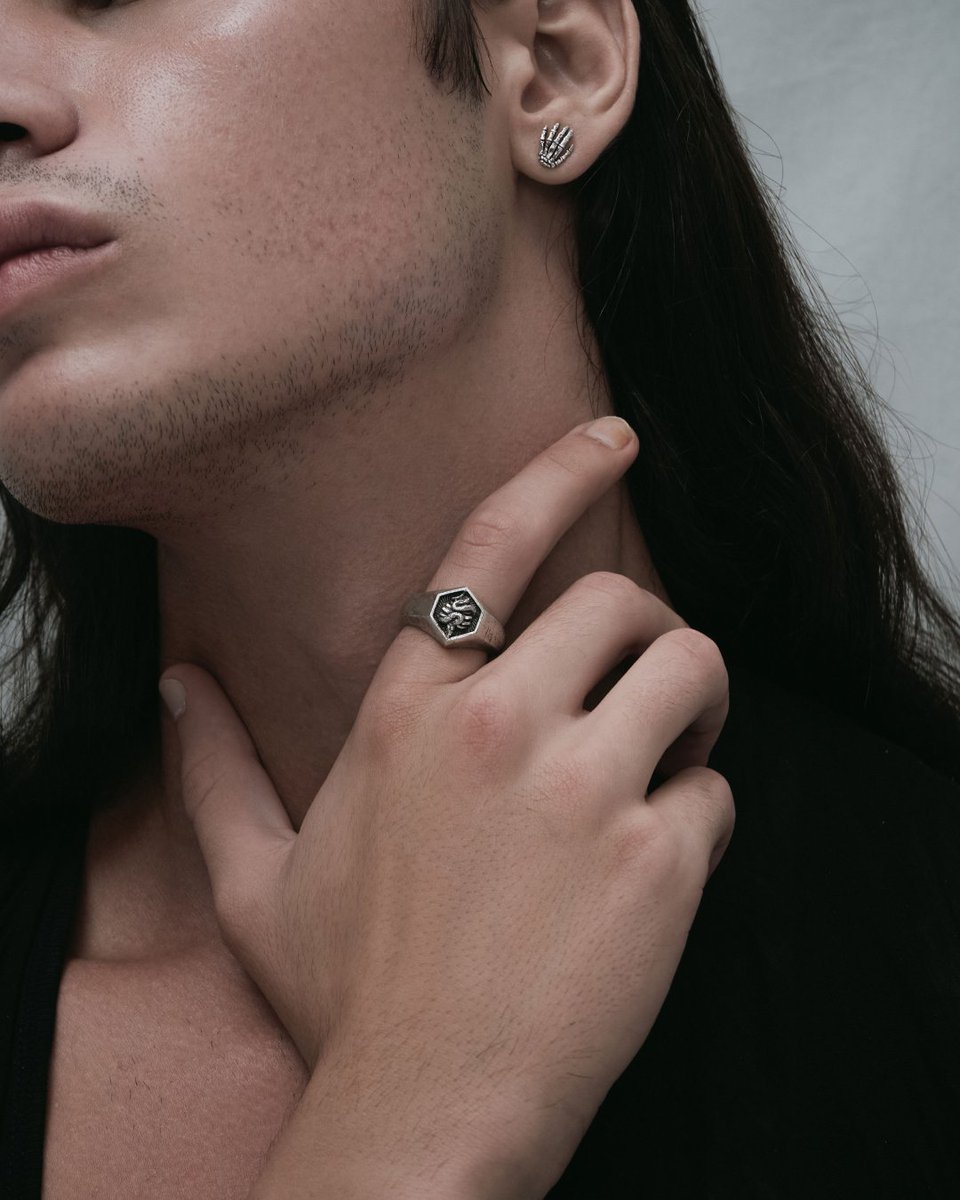 AskEmblaStore's tweet photo. Whether you’re drawn to the darkness or to the light, let the Sinner Ring stake you to the answer you seek.

See the collection at https://t.co/Ac2Fr43RNh.

-

#askandembla #askemblastore https://t.co/h6Nf1KwUwf