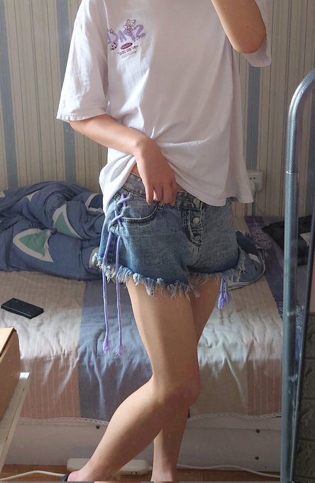 又可以在家穿清凉的衣服了 https://t.co/9EpOXEBvSH<a href="/tag/sissy"class="tags"><span>#sissy</span></a><a href="/tag/crossdress"class="tags"><span>#crossdress</span></a><a href="/tag/%E7%94%B7%E3%81%AE%E5%A8%98"class="tags"><span>#男の娘</span></a><a href="/tag/%E4%BC%AA%E5%A8%98"class="tags"><span>#伪娘</span></a><a href="/tag/%E5%A5%B3%E8%A3%85%E5%AD%90"class="tags"><span>#女装子</span></a><a href="/tag/%E6%88%90%E9%83%BD%E4%BC%AA%E5%A8%98"class="tags"><span>#成都伪娘</span></a>