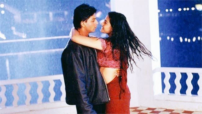 ssm_123_9's tweet photo. In bollywood,  they are my favorite and this is their best #RainSequence #SRK #Kajol https://t.co/2s4TQR6A9L