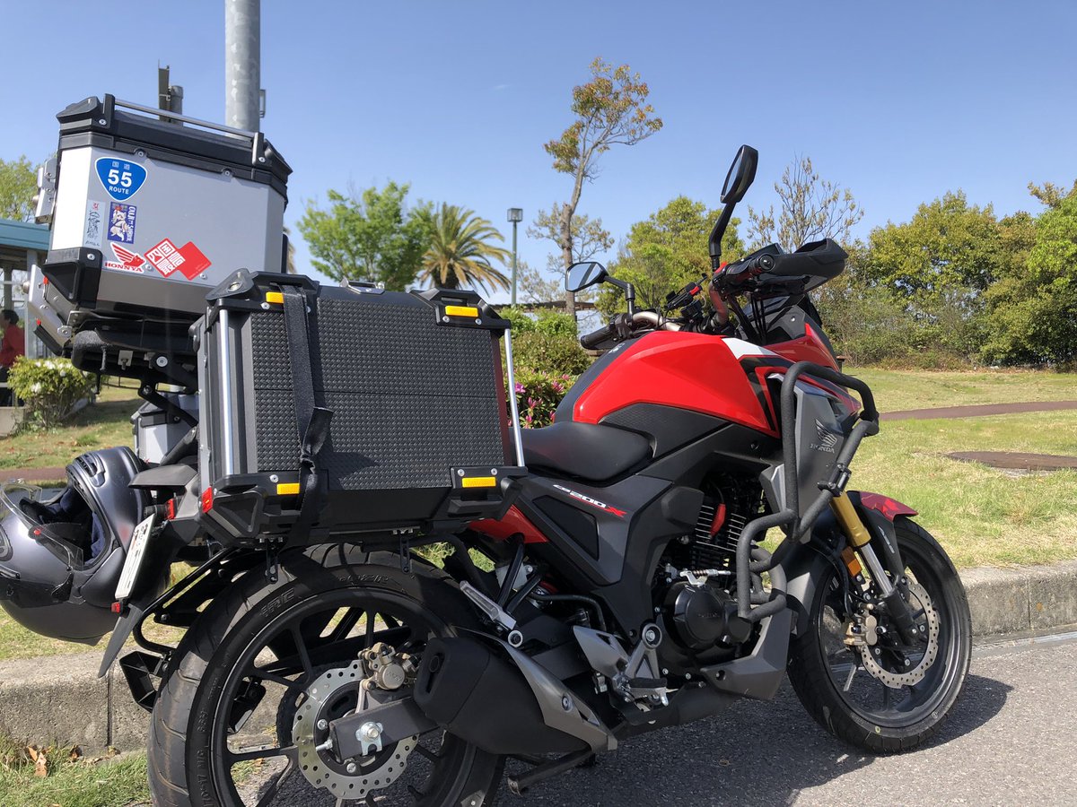 s_yamasiro's tweet photo. 津田の松原SAで休憩。
バイクスペースが一杯だったので路肩へ。
...ツイ友さんと偶然お会いしました。世界は狭い(笑) お気をつけて!
#cb200 https://t.co/npfRSWM4Jq