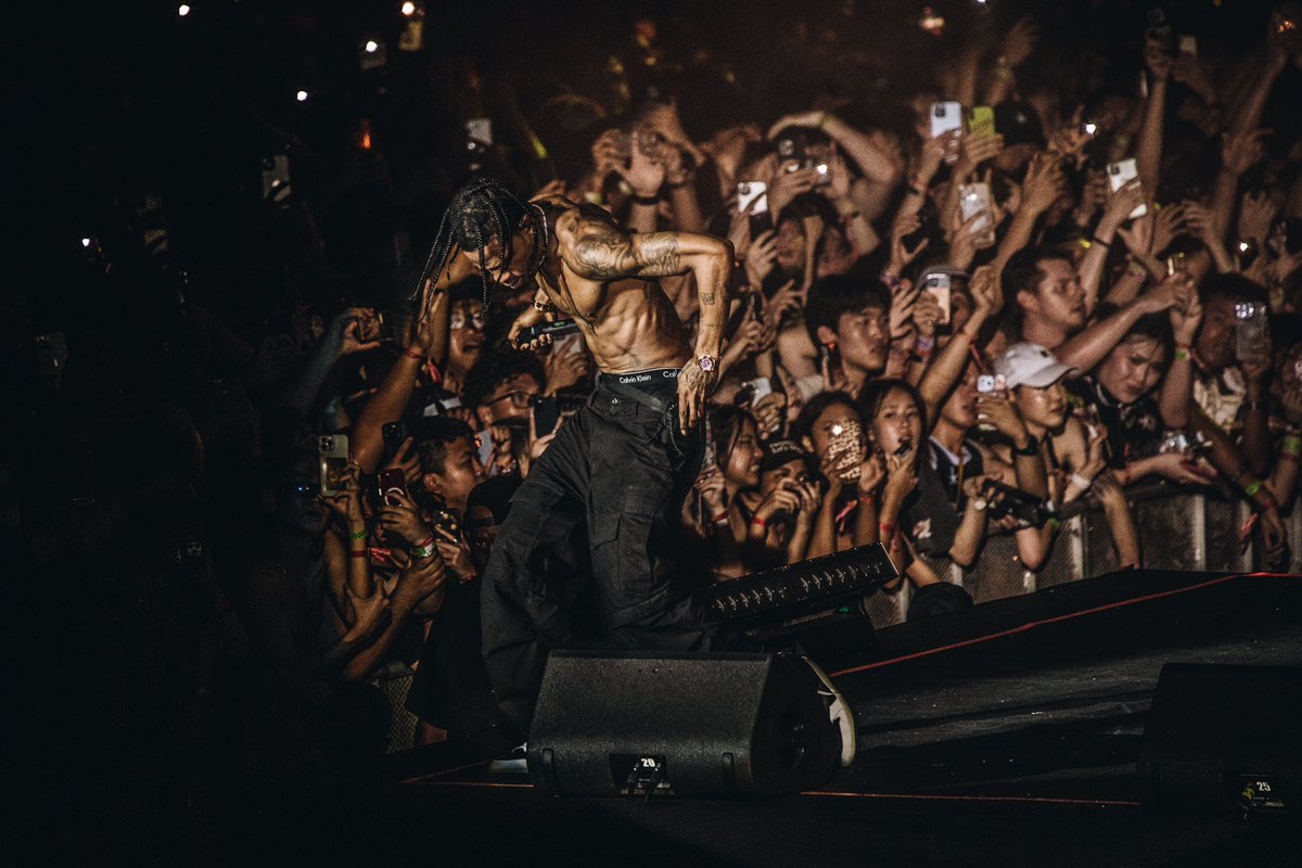 Chrisallmeid's tweet photo. Rolling Loud Thailand was insane. Here are some of my favorite photos from the weekend. #TravisScott #jaypark #LilUziVert #BI https://t.co/B8WhuWj3BA