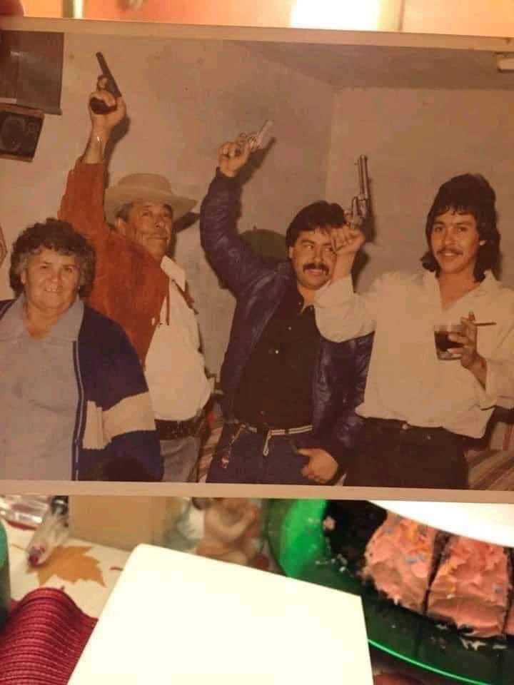 Mi papá: en mis tiempos las fiestas eran más tranquilas 

Mi papá en sus tiempos: