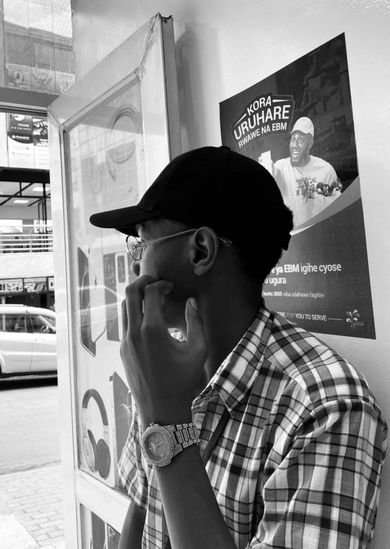 Patekyrn's tweet photo. Mama said she saw me on Jimmy Kimmel
Count it up, 'cause I'm a money symbol. No GPS but it's my turn homie 🥶
#LLROCKET 🚀🕊️💔 https://t.co/e67ClCXaif