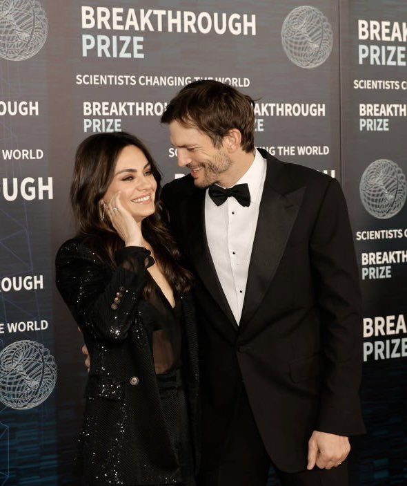 mila kunis fans on Twitter: "๐ธ Mila Kunis & Ashton Kutcher at the
