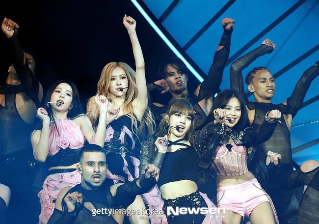 jikkiiii's tweet image. จบแล้วว วันนี้สาวๆเก่งกันมากๆเลย พวกเราภูมิใจในตัว BLACKPINK มากกก วันนี้คือดูเพลินมากละสายตาไม่ได้เลยแบบตื่นเต้นแล้วก็ลุ้นว่าเพลงไรต่อไปนะ ลุกไปไหนไม่ได้เลย ปลื้มปริ่มสุดๆ รักสี่สาวนะคะ 🖤💗
LISA COACHELLA COMEBACK
#LisachellaIsHere
#BLACKPINKatCoachella