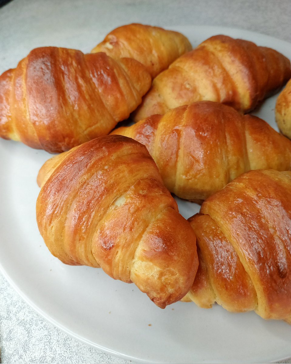 ngaapinde's tweet photo. My second attempt making Croissants π₯
My response to all those who doubted my capabilities over my stolen plate yesterday π
This time ndakaita #ZisoPamuroyi , steal my pics at your own risk π
@TeamFuloZim
@KingJayZim
Yours truly
#DimpledCitizen https://t.co/1eFhpfCP2i